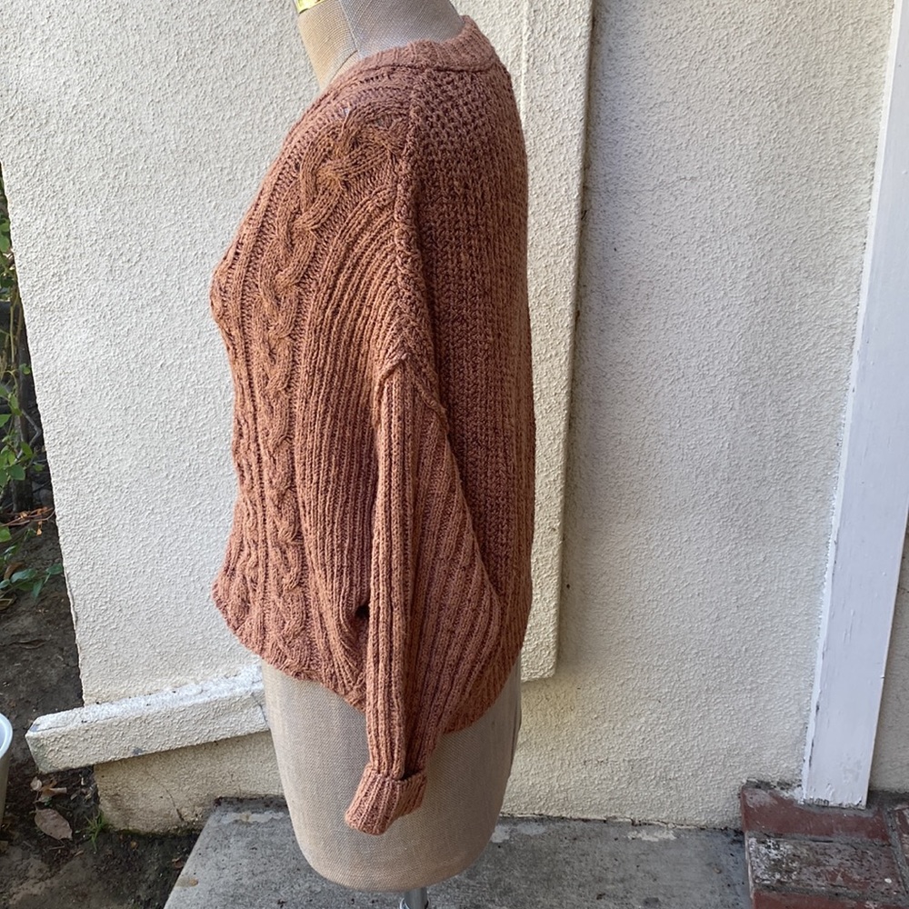 Free People from Bloomingdale’s great brownish color knitted cropped sweater - Picture 6 of 13